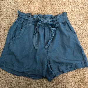 High Waisted linen shorts